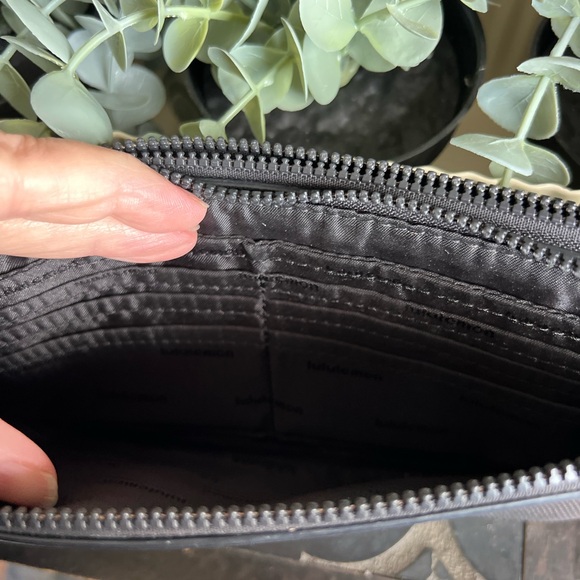 lululemon athletica Black Camouflage Women's Bag **Small Callout** - Picture 3 of 6